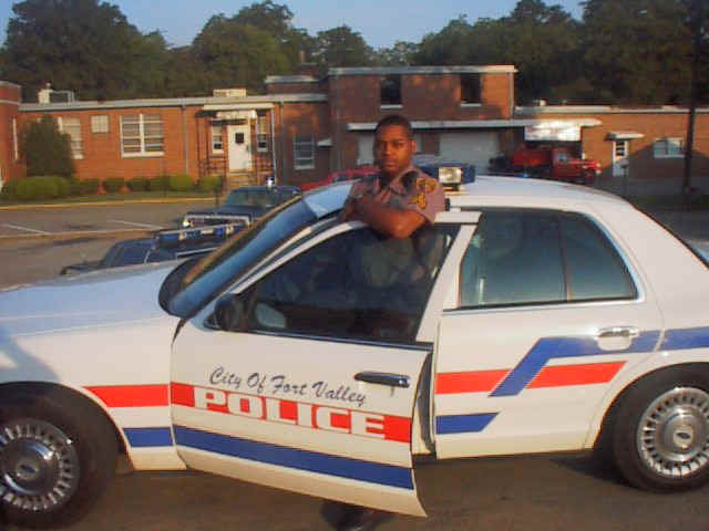 standingbyacar.bmp (921654 bytes)